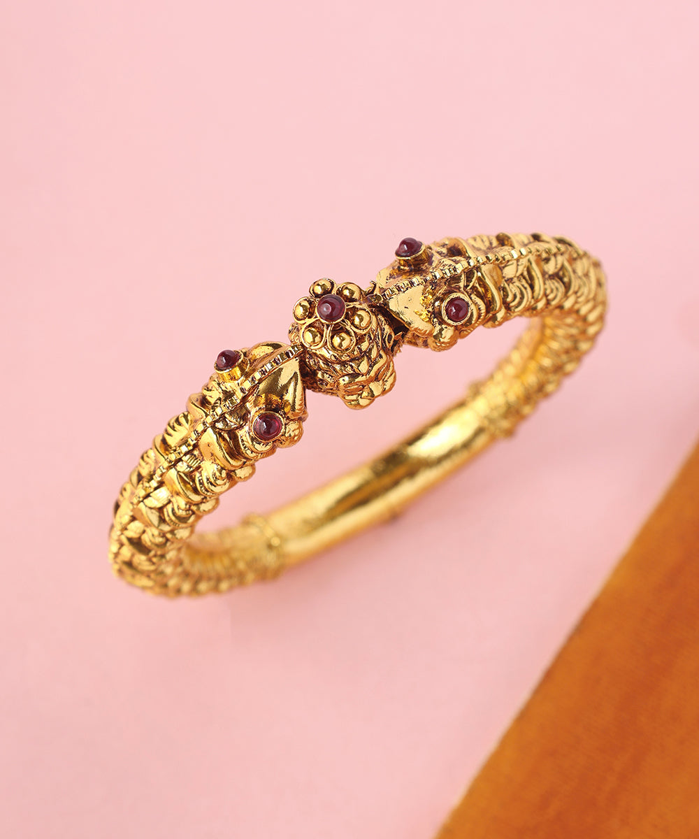 Elara_Handcrafted_Pure_Silver_Makara_Kada_WeaverStory_02