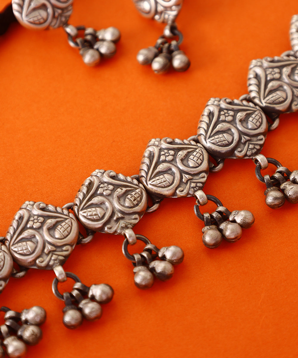 Vidhi_Handcrafted_Pure_Silver_Choker_Necklace_Set_WeaverStory_02