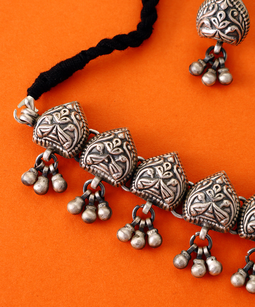 Kaveri_Handcrafted_Pure_Silver_Choker_Set_With_Ghungroos_WeaverStory_02
