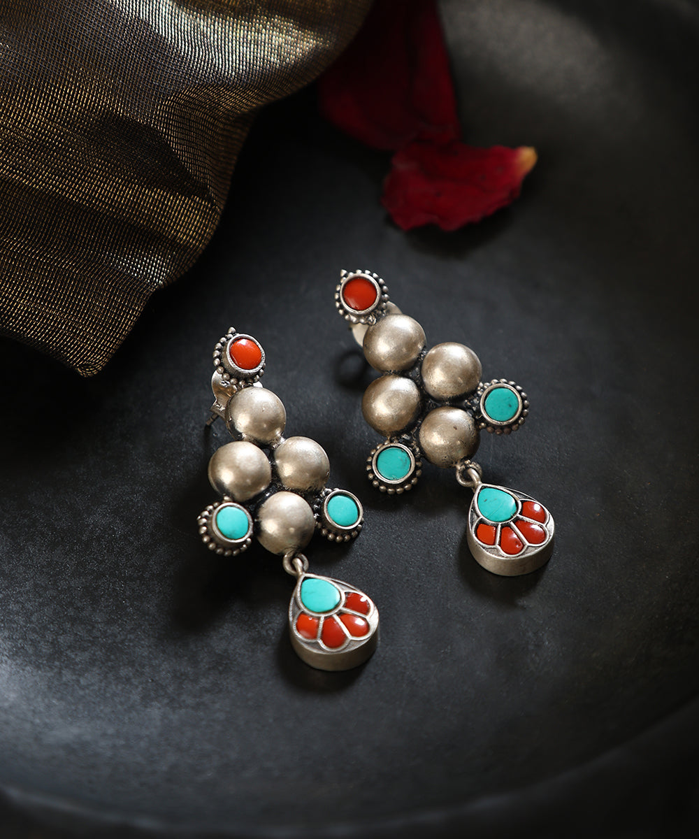 Chimlin_Turquoise_Handcrafted_Oxidised_Pure_Silver_Kundan_Earrings_WeaverStory_01