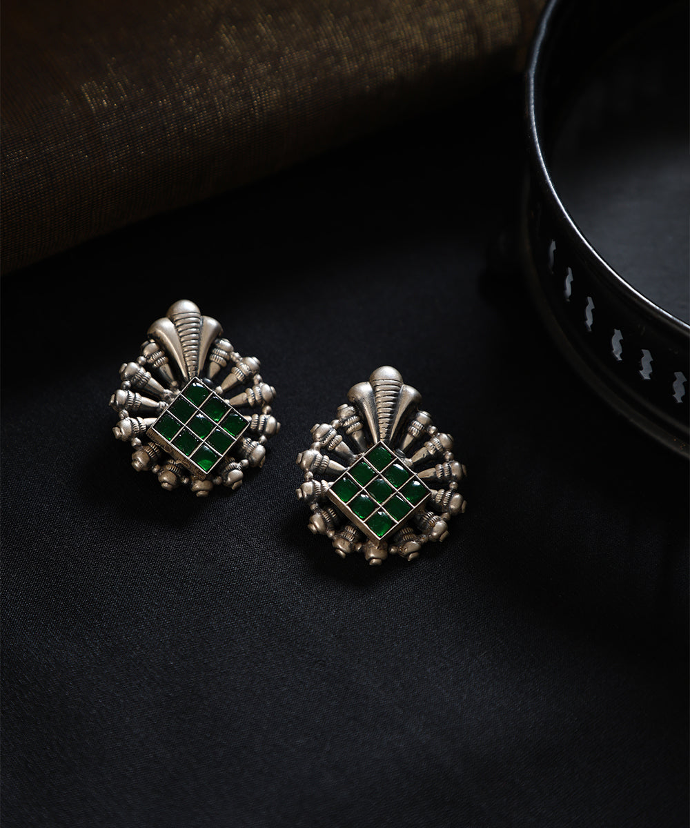 Ramith_Handcrafted_Oxidised_Pure_Silver_Kundan_Earrings_WeaverStory_01