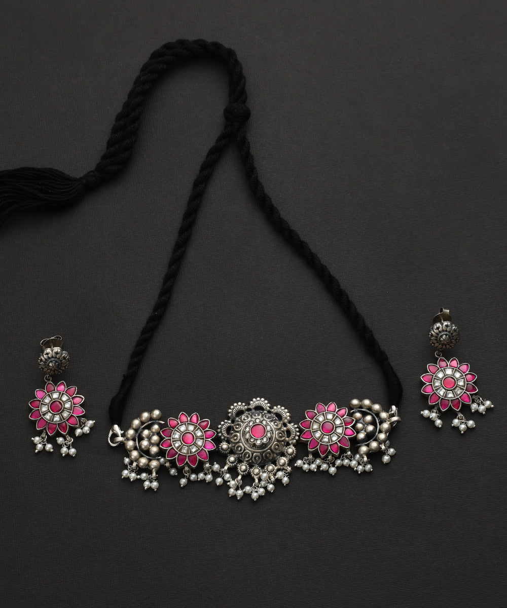 Bentley_Handcrafted_Pink_Oxidised_Pure_Silver_Kundan_Necklace_Set_WeaverStory_02