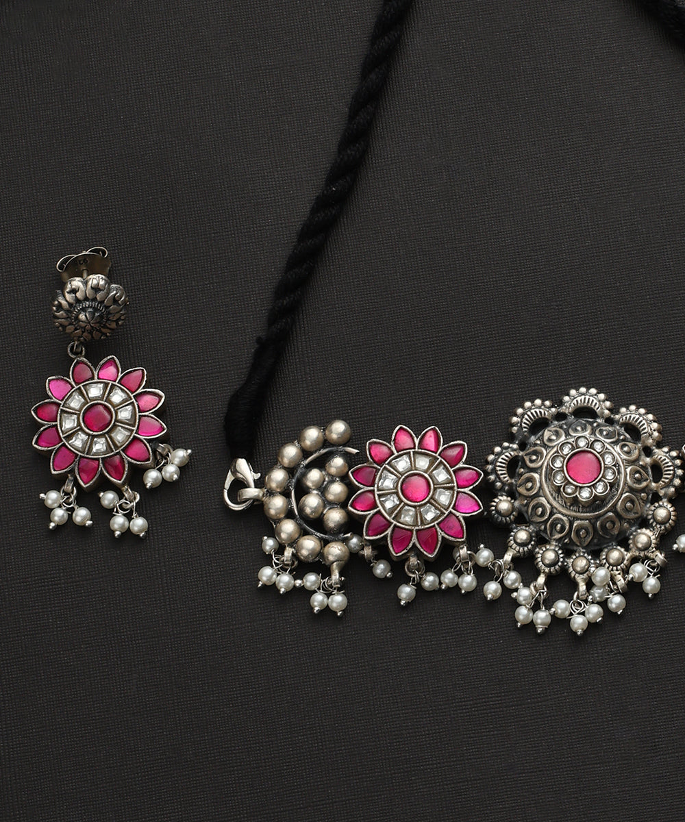 Bentley_Handcrafted_Pink_Oxidised_Pure_Silver_Kundan_Necklace_Set_WeaverStory_05