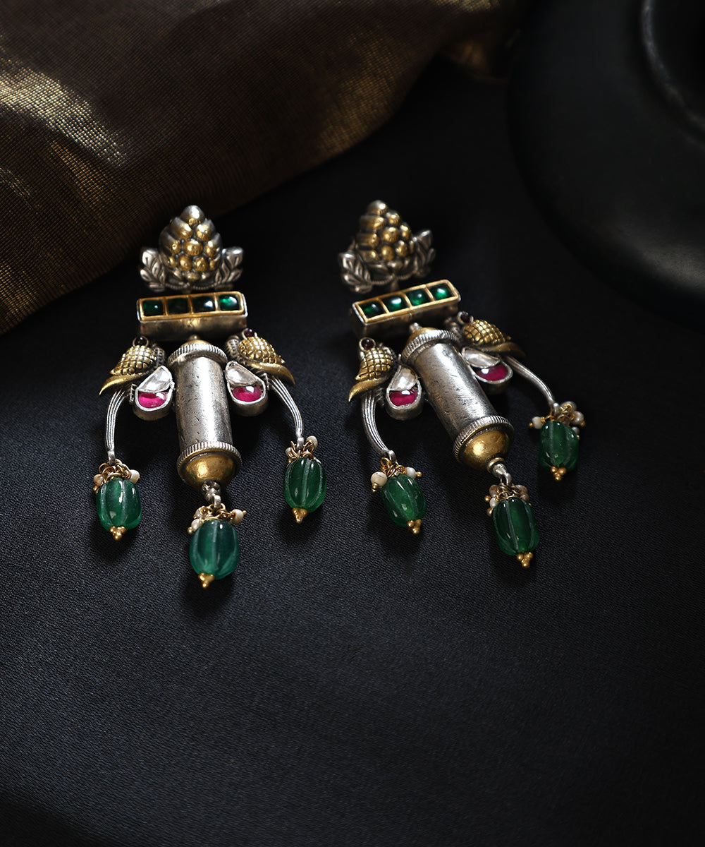 Aishani_Handcrafted_Oxidised_Pure_Silver_Kundan_Earrings_WeaverStory_01
