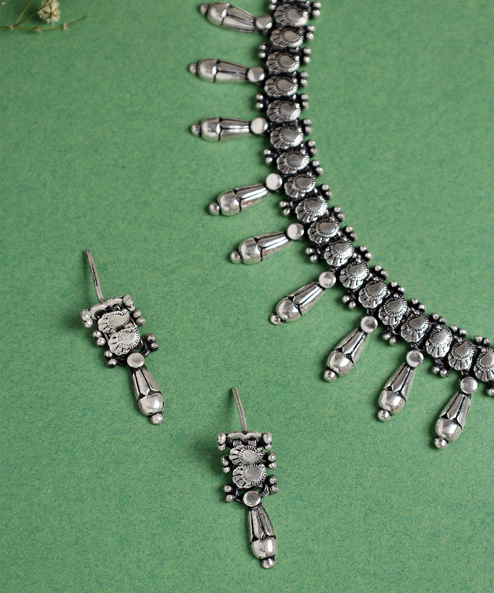 Shivay_Handcrafted_Oxidised_Pure_Silver_Necklace_Set_WeaverStory_02