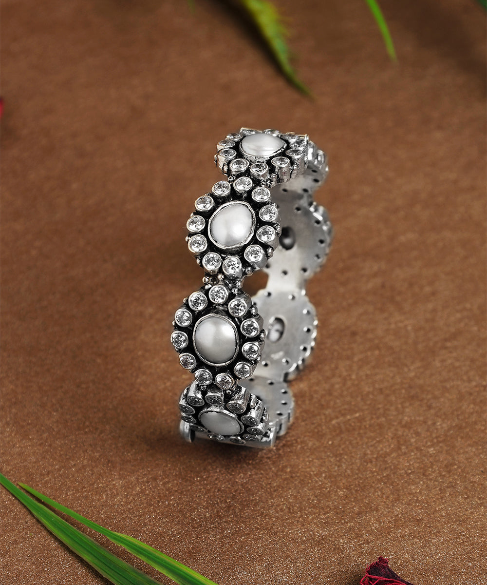 Anant_Handcrafted_Oxidised_Pure_Silver_Bangle_With_Fresh_Water_Pearls_WeaverStory_01