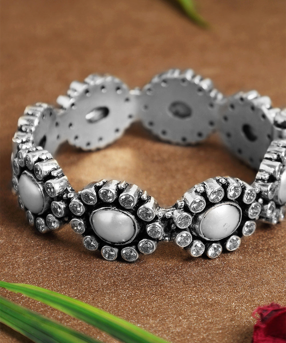 Anant_Handcrafted_Oxidised_Pure_Silver_Bangle_With_Fresh_Water_Pearls_WeaverStory_02