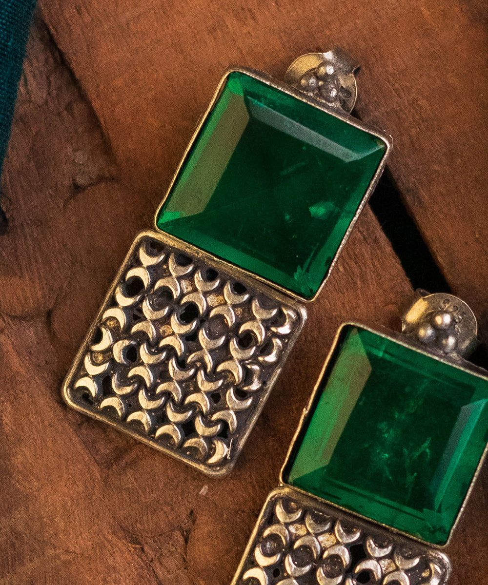 Nagma_Handcrafted_Oxidised_Pure_Silver_Earrings_with_Kempstones_WeaverStory_02