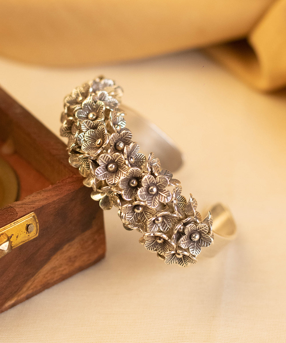 Opal_Handcrafted_Pure_Silver_Bangle_WeaverStory_01