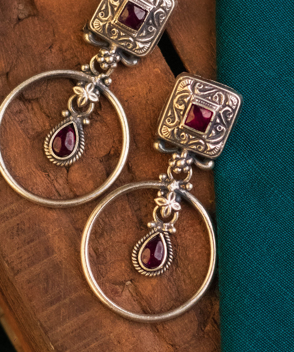 Warhi_Handcrafted_Oxidised_Pure_Silver_Earrings_With_Kempstones_WeaverStory_02
