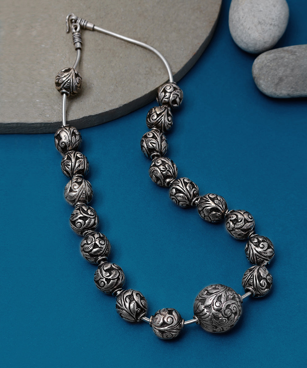 Namitha_Handcrafted_Oxidised_Pure_Silver_Necklace_With_Beads_WeaverStory_01