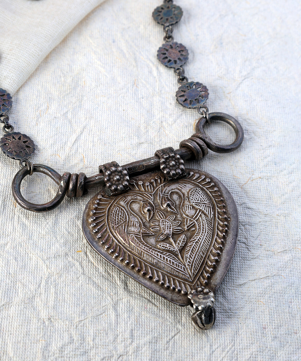 Triguna_Handcrafted_Oxidised_Pure_Silver_Necklace_WeaverStory_02