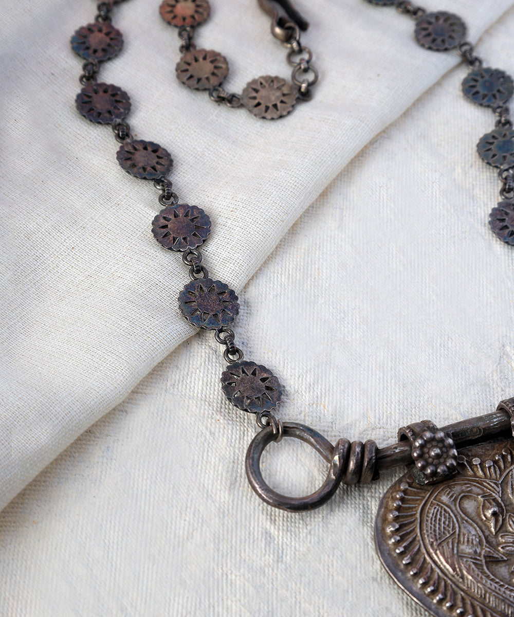 Triguna_Handcrafted_Oxidised_Pure_Silver_Necklace_WeaverStory_03