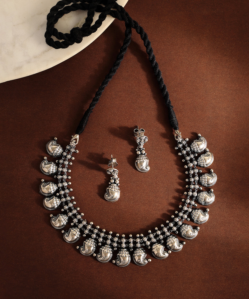 Praneeka_Handcrafted_Oxidised_Pure_Silver_Necklace_WeaverStory_01
