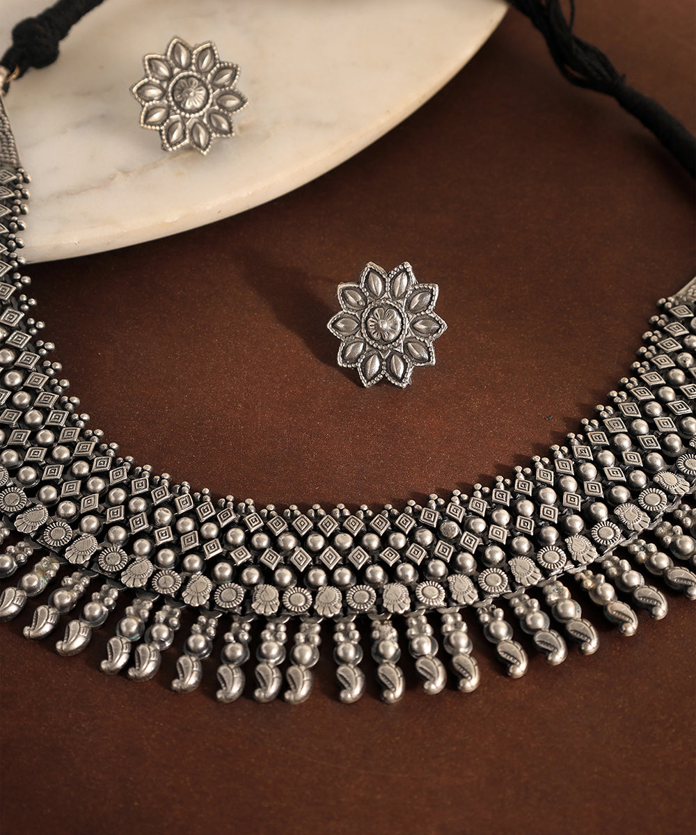 Eraya_Handcrafted_Oxidised_Pure_Silver_Necklace_Set_WeaverStory_02