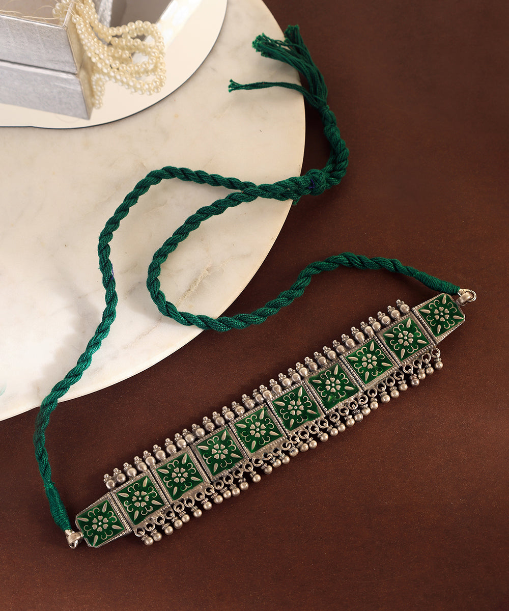 Ahvi_Handcrafted_Oxidised_Pure_Silver_Green_Choker_WeaverStory_01