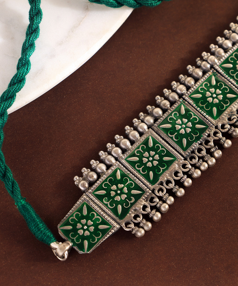 Ahvi_Handcrafted_Oxidised_Pure_Silver_Green_Choker_WeaverStory_02