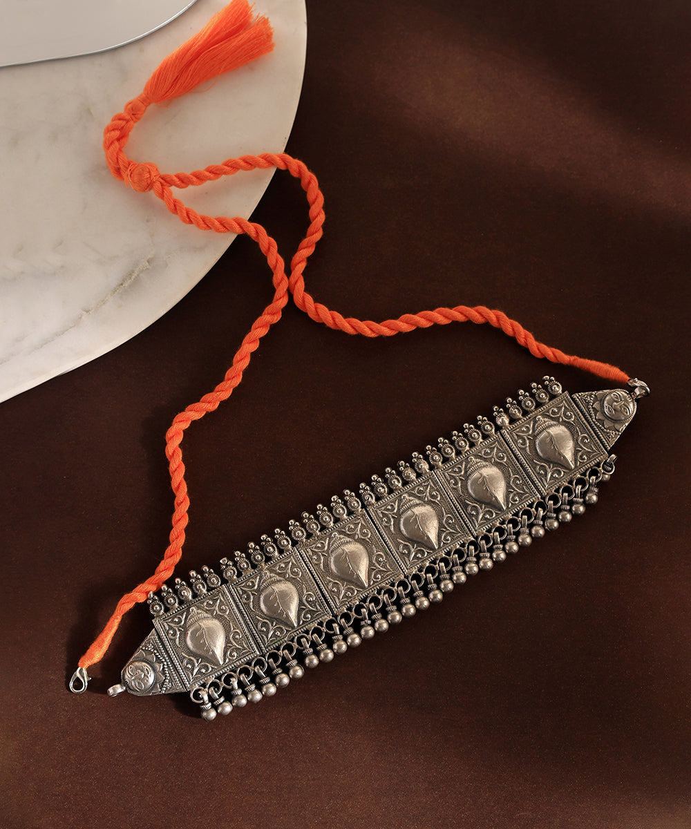 Ardita_Handcrafted_Oxidised_Pure_Silver_Choker_WeaverStory_01