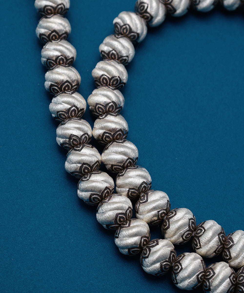 Zeya_Handcrafted_Oxidised_Pure_Silver_Necklace_WeaverStory_02
