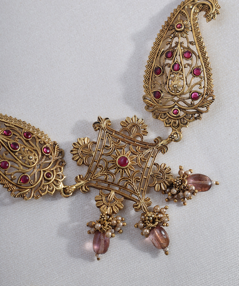 Devani_Handcrafted_Golden_Pure_Silver_Necklace_With_Kundan_And_Paisley_Motif_WeaverStory_02