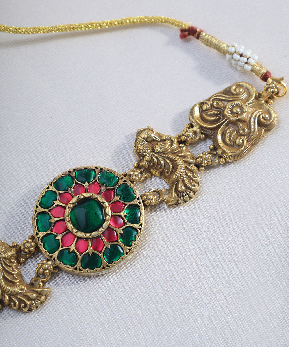 Eshitha_Handcrafted_Golden_Pure_Silver_Necklace_With_Green_Kundan_WeaverStory_02