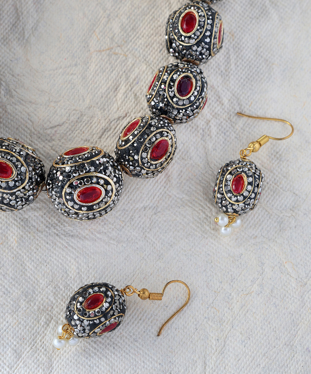 Lajja_Handcrafted_Oxidised_Pure_Silver_Necklace_Set_With_Ruby_WeaverStory_02