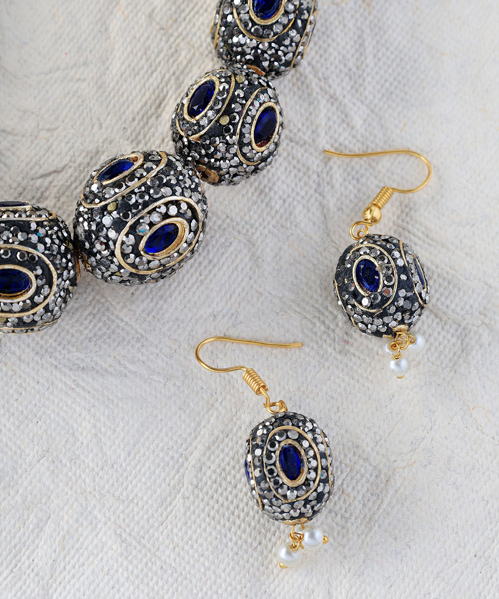 Nayasa_Handcrafted_Oxidised_Pure_Silver_Necklace_Set_With_Sapphire_WeaverStory_02