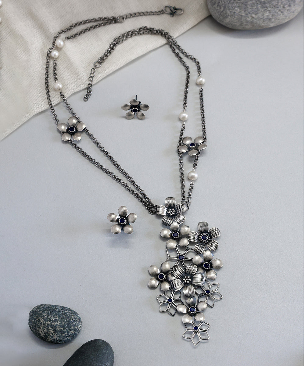 Vanshika_Handcrafted_Oxidised_Pure_Silver_Necklace_Set_WeaverStory_01