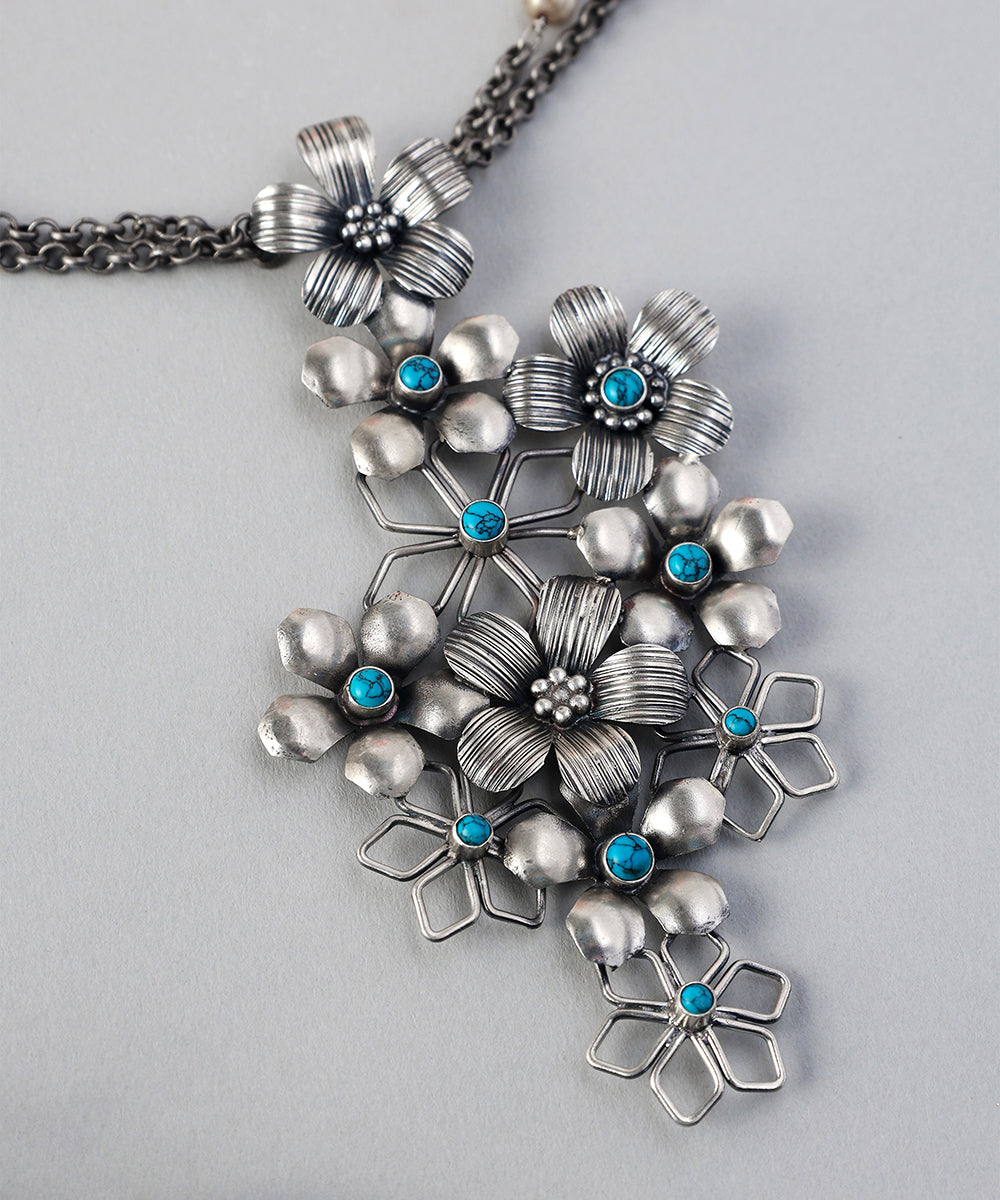 Zarisha_Handcrafted_Oxidised_Turquoise_Pure_Silver_Necklace_Set_WeaverStory_02