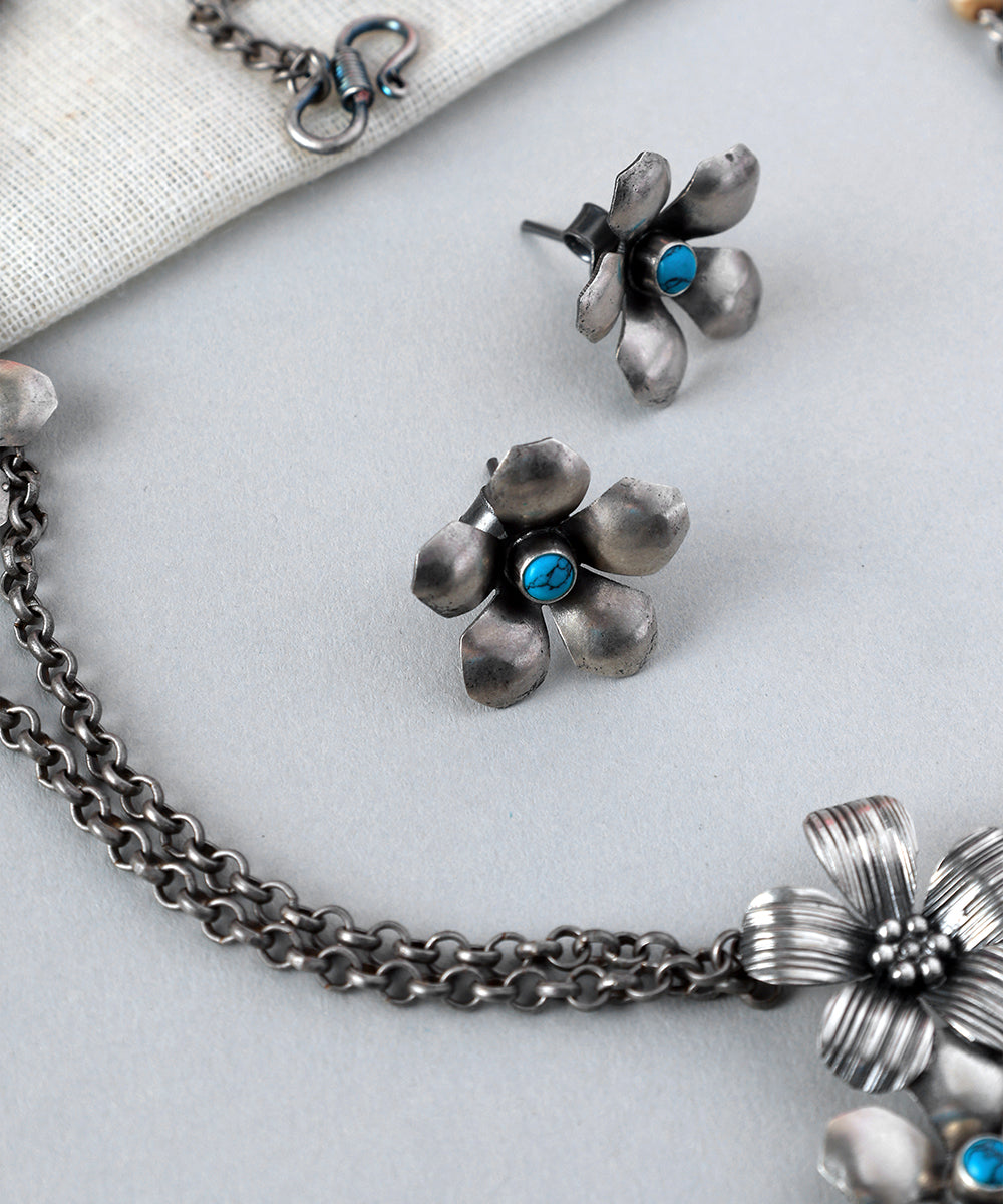 Zarisha_Handcrafted_Oxidised_Turquoise_Pure_Silver_Necklace_Set_WeaverStory_03