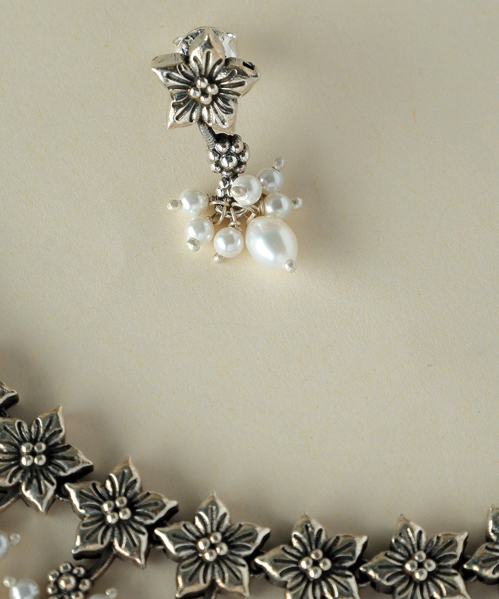 Yathika_Handcrafted_Oxidised_Pure_Silver_Necklace_Set_With_Pearls_WeaverStory_03