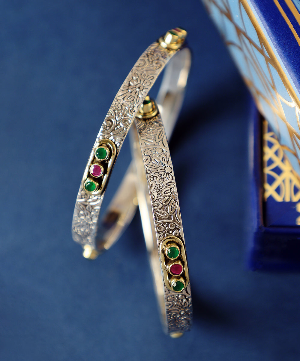 Raagavi_Handcrafted_Oxidised_Pure_Silver_Bangles_WeaverStory_01