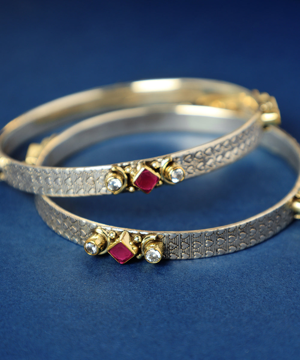 Vayuna_Handcrafted_Oxidised_Pure_Silver_Bangles_WeaverStory_02