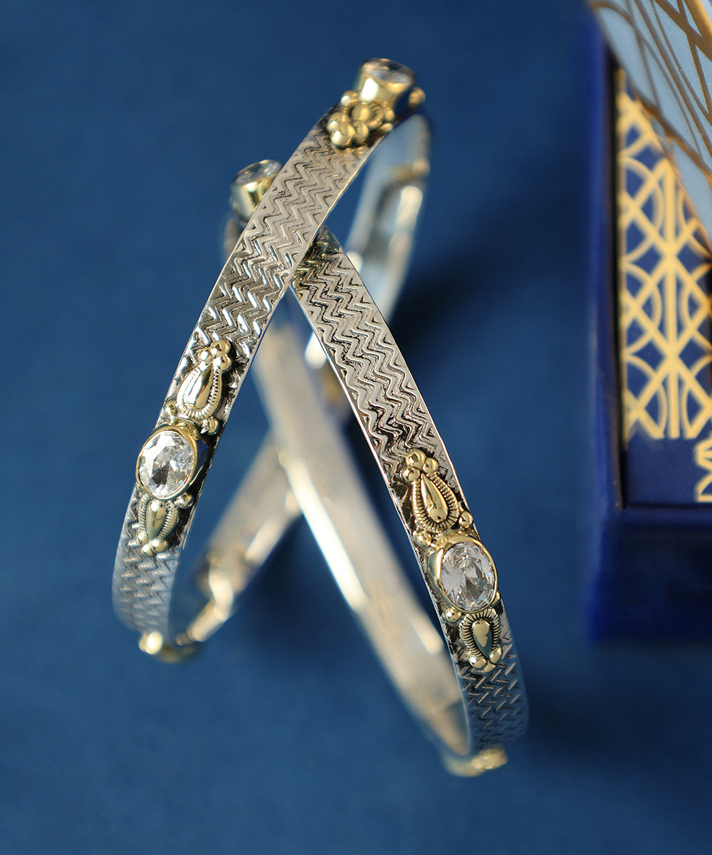 Yashvika_Handcrafted_Oxidised_Pure_Silver_Bangles_WeaverStory_01