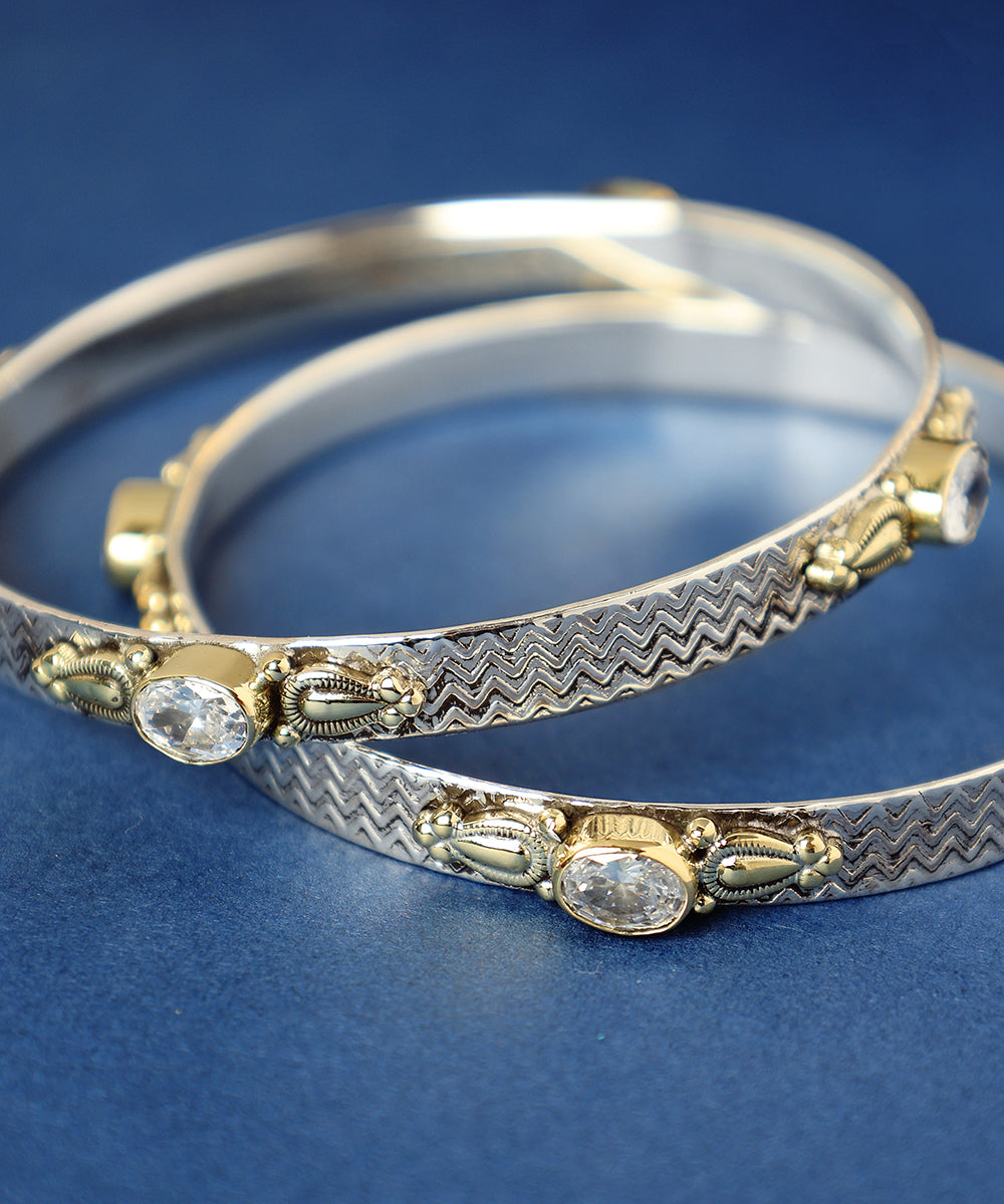 Yashvika_Handcrafted_Oxidised_Pure_Silver_Bangles_WeaverStory_02