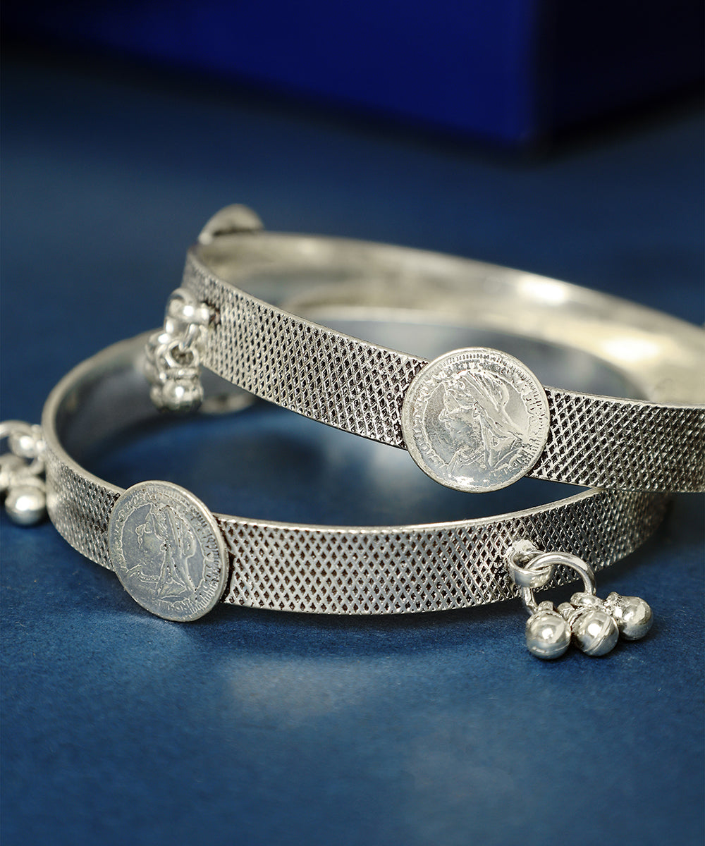 Haritha_Handcrafted_Oxidised_Pure_Silver_Bangles_WeaverStory_02