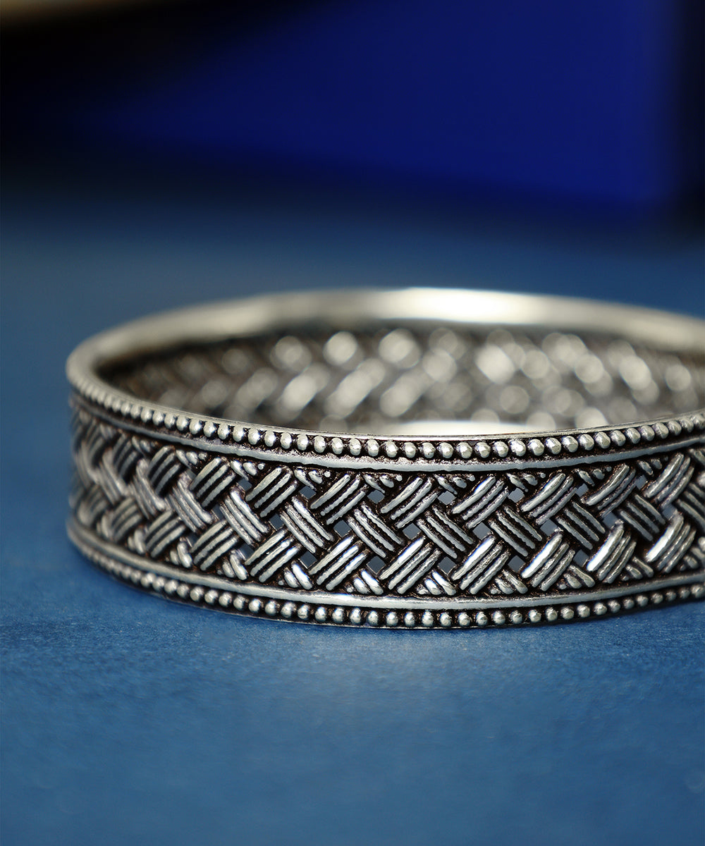 Swarini_Handcrafted_Oxidised_Pure_Silver_Bangles_WeaverStory_02
