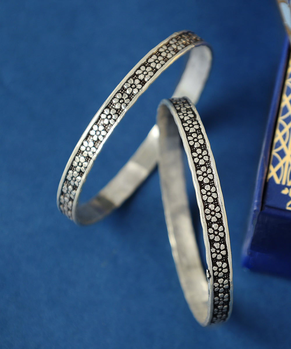 Bhrithi_Handcrafted_Oxidised_Pure_Silver_Bangles_WeaverStory_02