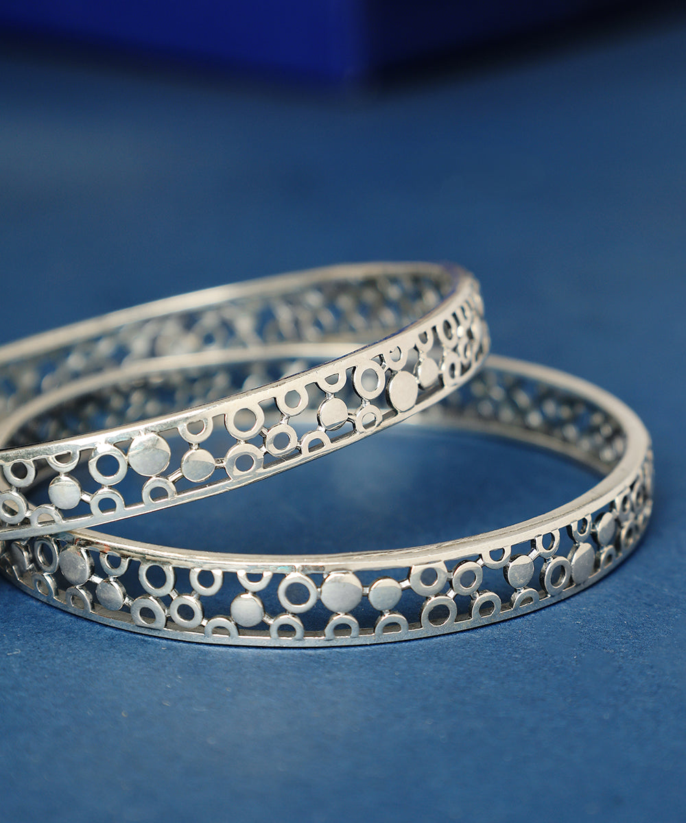 Hemangi_Handcrafted_Oxidised_Pure_Silver_Bangles_WeaverStory_02
