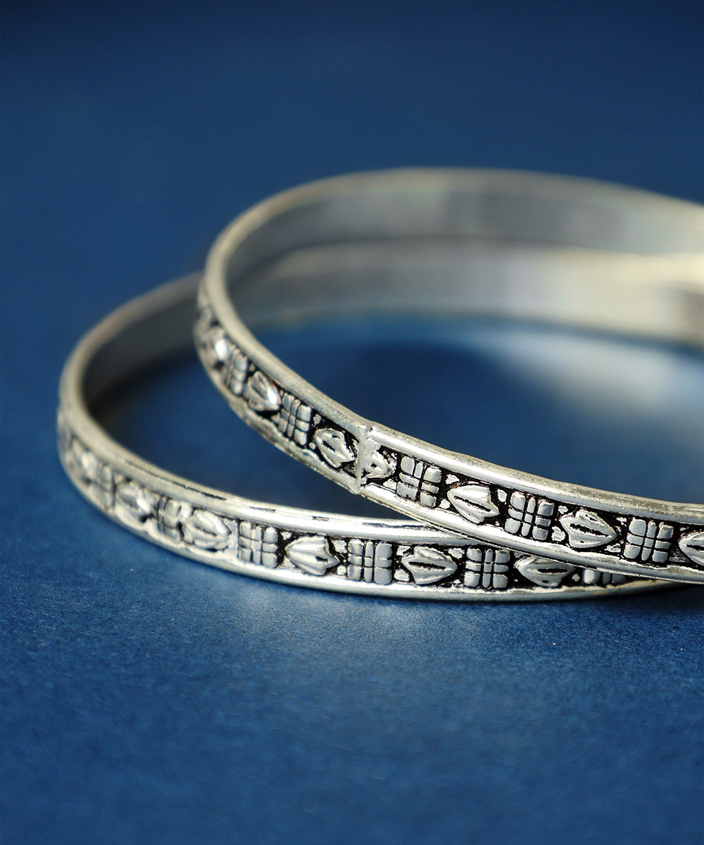 Kanvika_Handcrafted_Oxidised_Pure_Silver_Bangles_WeaverStory_02