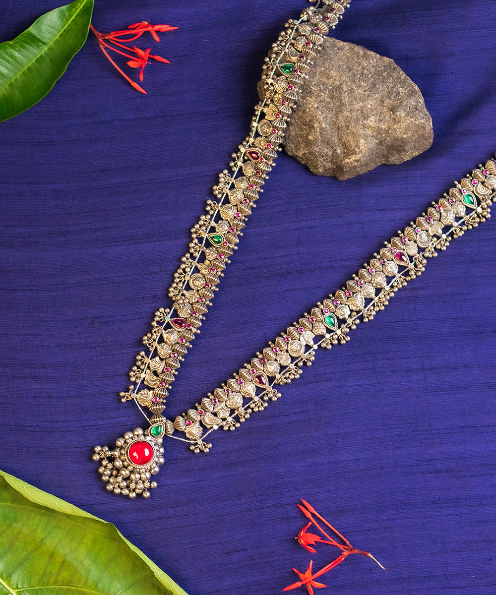 Quaria_Handcrafted_Pure_Silver_Necklace_With_Kempstones_WeaverStory_01