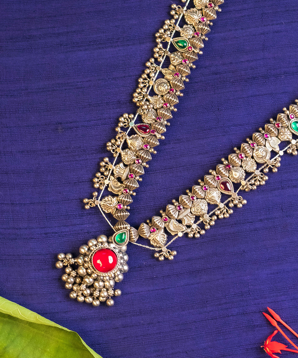 Quaria_Handcrafted_Pure_Silver_Necklace_With_Kempstones_WeaverStory_02