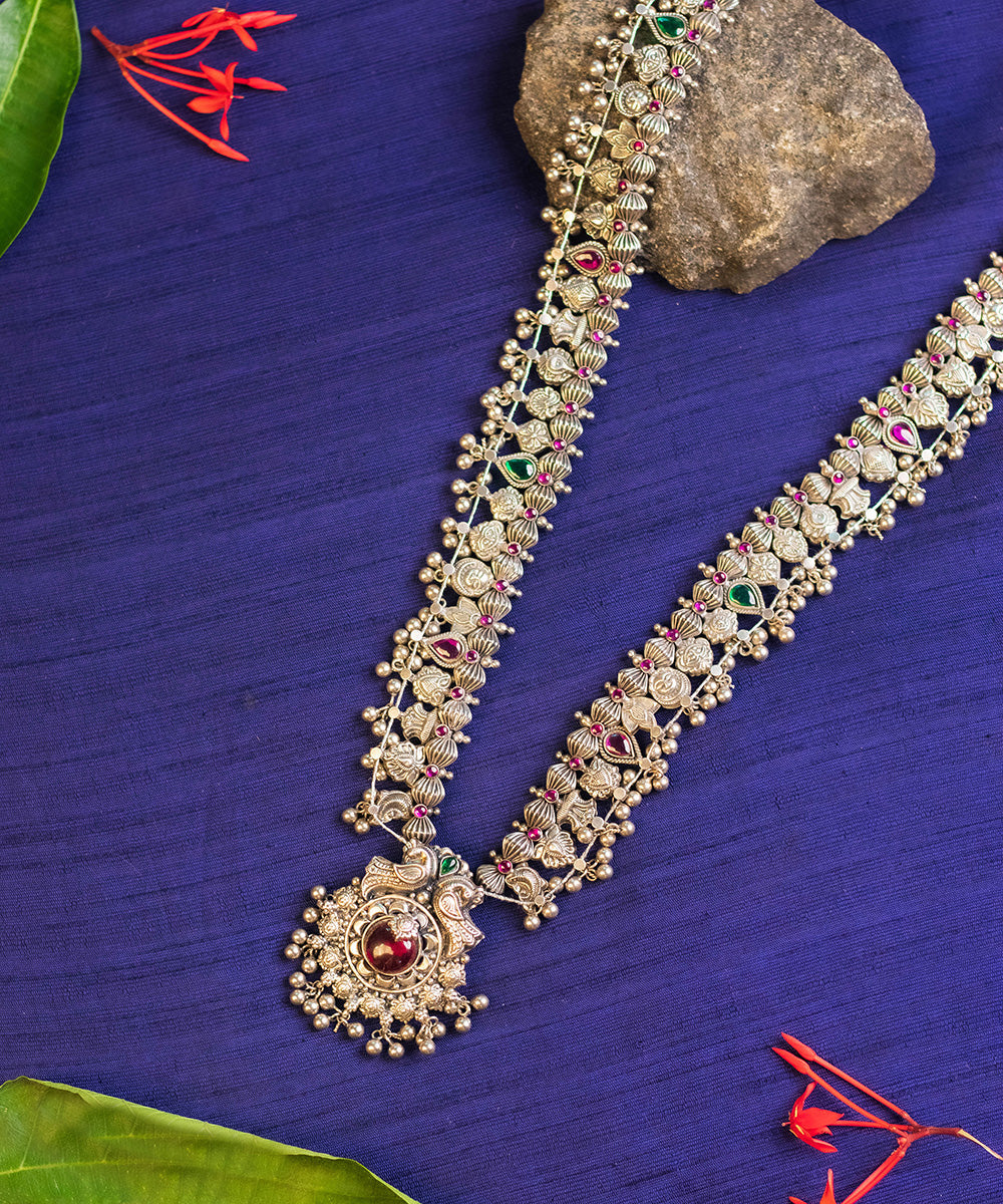 Rudri_Handcrafted_Oxidised_Pure_Silver_Necklace_With_Kempstones_WeaverStory_01