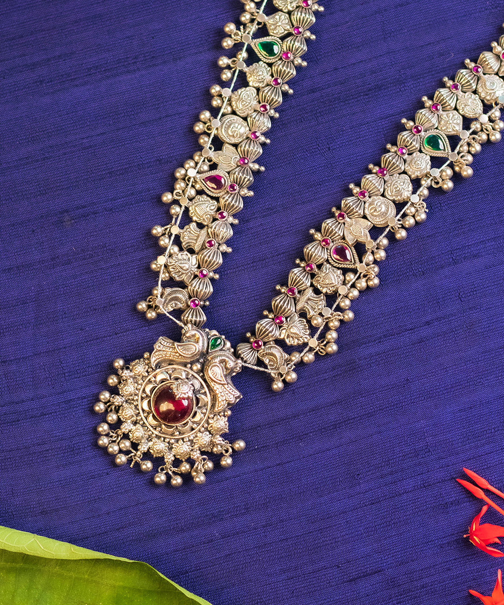 Rudri_Handcrafted_Oxidised_Pure_Silver_Necklace_With_Kempstones_WeaverStory_02