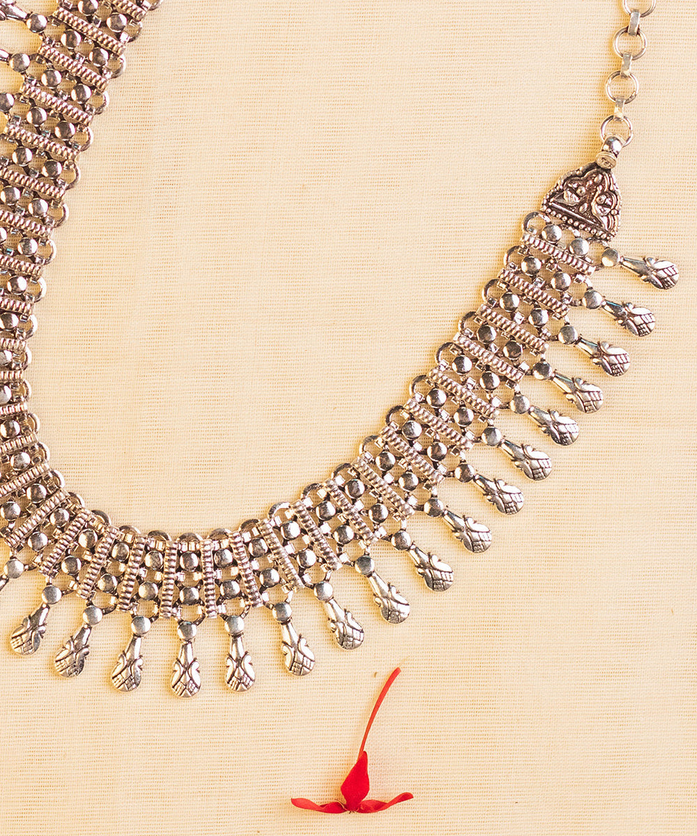 Yuvika_Handcrafted_Pure_Silver_Necklace_Set_WeaverStory_02