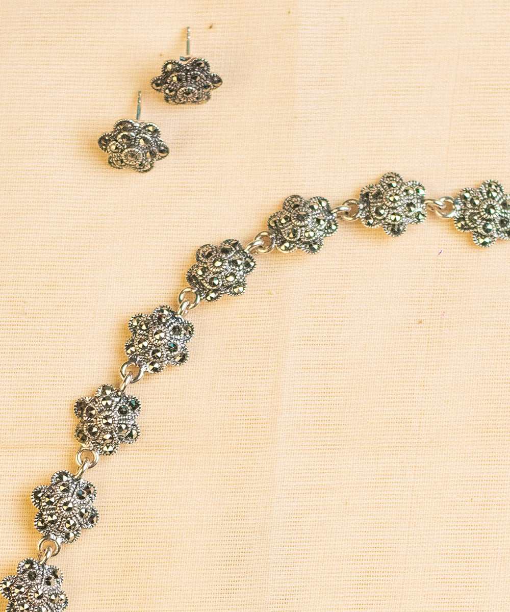 Bela_Handcrafted_Pure_Silver_Necklace_Set_With_Marcasite_WeaverStory_02