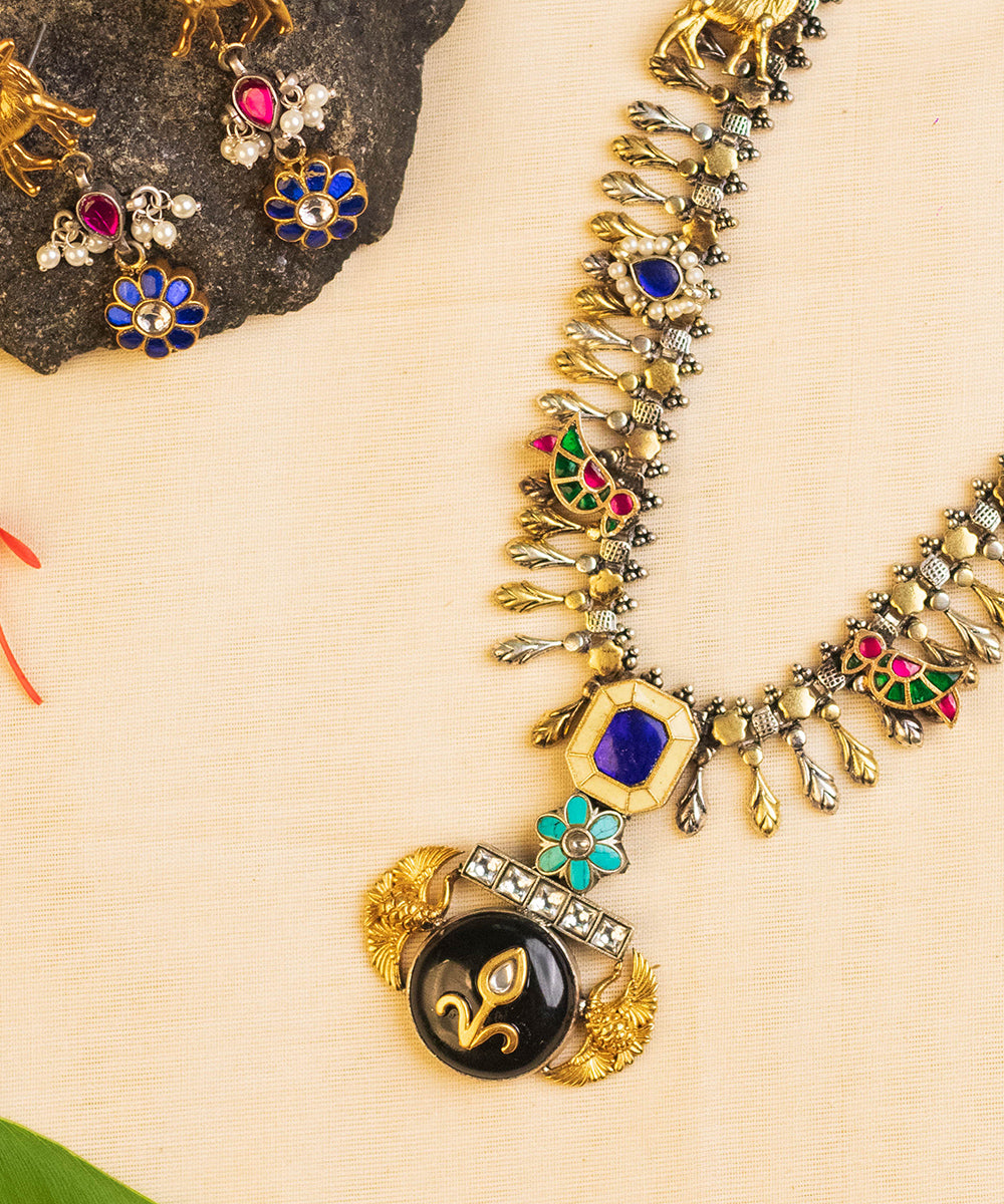 Caitri_Handcrafted_Pure_Silver_Necklace_Set_With_Black_Onyx_&_Kundan_WeaverStory_02
