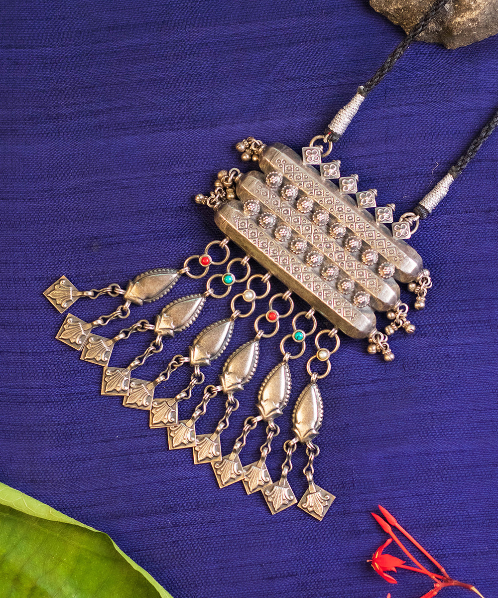 Ednita_Handcrafted_Oxidised_Pure_Silver_Necklace_WeaverStory_02