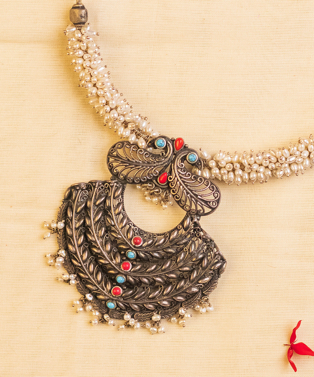 Freena_Handcrafted_Oxidised_Pure_Silver_Necklace_With_Pearls_WeaverStory_02