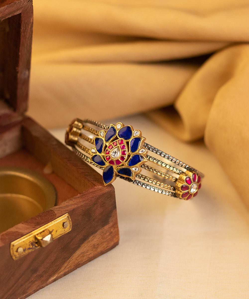 Briti_Handcrafted_Pure_Silver_Bangle_With_Kundan_WeaverStory_01